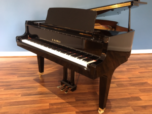 Pianoforte a coda Kawai