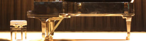 sgabello pianoforte regolabile in altezza